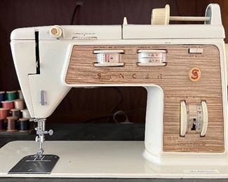 Singer Sewing Machine 