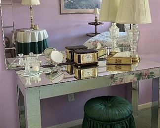 Vintage Mirrored Table, Mirror Framed Mirror, Table Lamp 