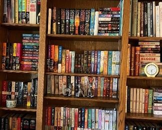History, Travel, Art, Interior Design, Tom Clancy, Barbara Delinsky, Sandra Brown, John Grisham, Nora Roberts, Catherine Coulter, Lawrence Sanders, J.D. Robb, Jude Deveraux, Jeffrey Archer, Jeffrey Deaver, Larry McMurtry, and more...