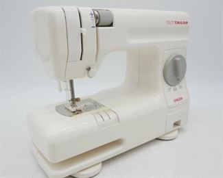 Singer Tiny Tailor Mending Machine TT600A
