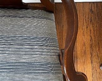 Vintage Kittinger Queen Anne Style Mahogany Dining Chairs with Pad Feet. Set Includes 2 Arm and 6 Arm Chairs in Excellent Condition. Photo 6 of 6. 