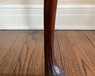 Kittinger Historic Newport Reproductions Mahogany One-Drawer Table. Measures 35" x 20" D x 29" H. Photo 5 of 5. 