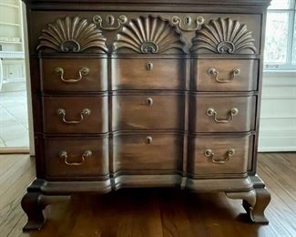 Kittinger Historic Newport Reproductions Mahogany Queen Anne Style Chest of Drawers. Measures 37.75" W x 21" D x 34.5" H. Photo 1 of 4. 