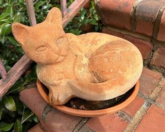 Outdoor patio cat statue 