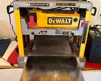 DeWalt planer