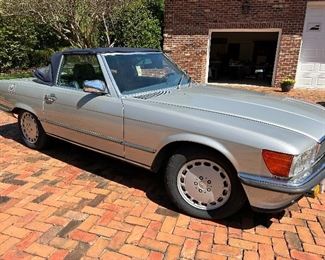 1986 Mercedes-Benz 300 SL Convertible 5-Speed
WDB1070411A049209
One owner 84,723 miles
$21,000 
