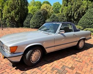 1986 Mercedes-Benz 300 SL Convertible 5- Speed
WDB1070411A049209
One owner 84,723 miles $21,000 (additional photos at the end of the list)

