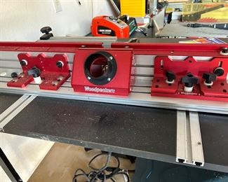 Woodpeckers router table with Bosch router 