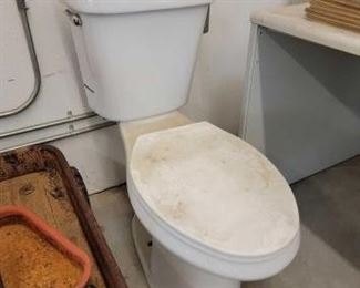 #1550 • Glacier Bay Toilet