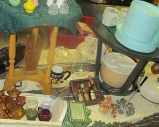 Melamine and Mid-Century Housewares