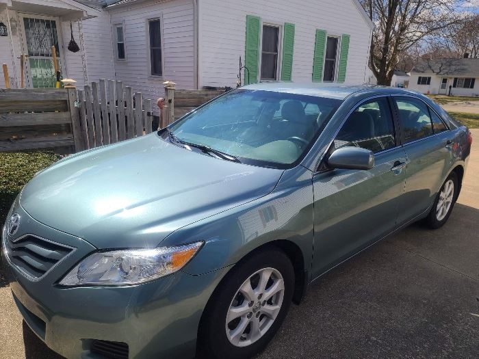 Large Lakeview Area Estate Sale! Featuring... starts on 3/30/2023