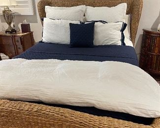 queen size rattan bed