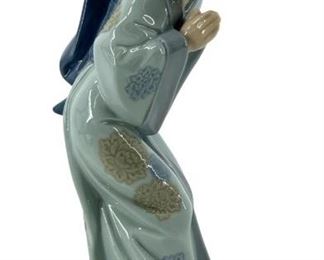 1984 Lladro “Sayonara" Porcelain Figure
