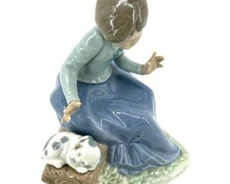 Nao Lladro “Ever so Gently" Porcelain Figure
