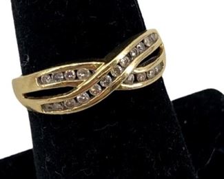 10k Gold & Diamond Ring
