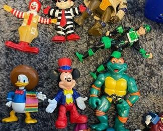 Vintage figures ninja turtles, Ronald mcdonald, Mickey mouse