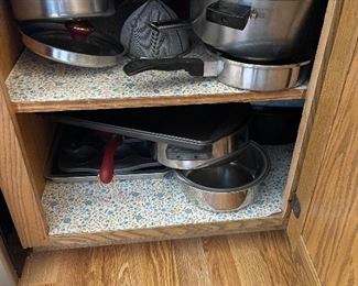 Misc pots and pans 