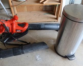 Black and Decker Blower - Trash Can