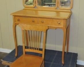Birdseye Maple Vanity w/Chair
