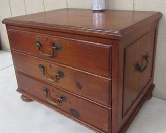 Small 3 Drawer Chest