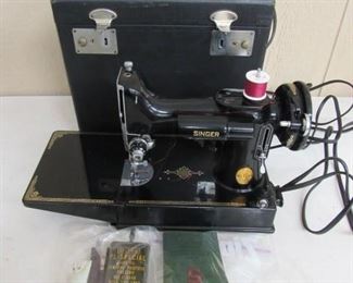 Singer Featherweight Sewing Machine