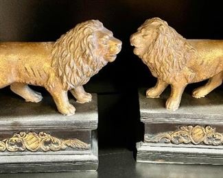 54. Set of Lion Bookends on Pedestal (8" x 4" x 9")