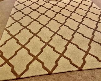 132. Cream & Tan Trellis Rug (8' x 10')