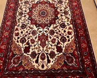 164. Persian Rug w/ Medallion (3' x 5')
