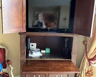 171. Bernhardt Desk/Cabinet (42" x 24" x 81")