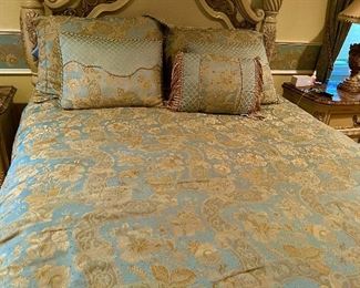 223. Custom Blue Queen Bedding