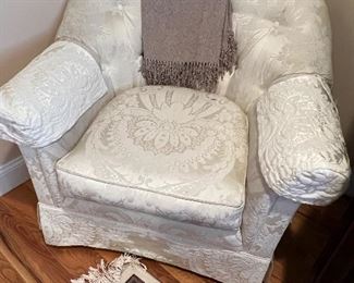 206. Sherrill Armchair (36" x 32" x 33")