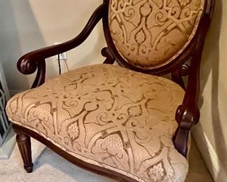 217. Bernhardt Oval Back Side Chair (32" x 24" x 41")