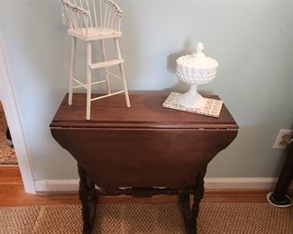 Dropleaf Accent Table