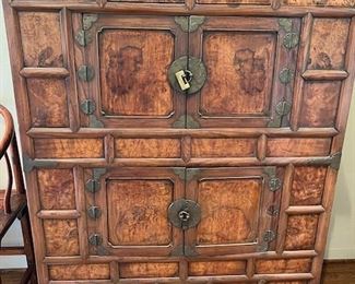 Korean Chest (close)