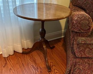 Stickley round cherry occasional table 