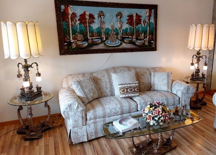 wow,that picture on the wall is 3d and lights up,it was the homeowners favorite,those lights are killer too!