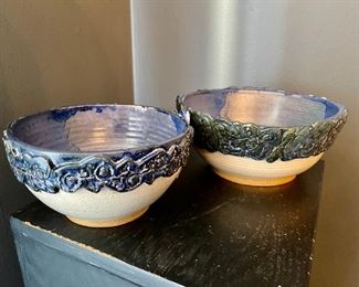 Lot 011-DR: Artisan Pottery Bowl Duo

Features: Matching artisan blue on white ceramic bowls signed,“Mimi Shimmin 1991”


Dimensions: 
Larger bowl: 9”D x 4”H
Smaller bowl: 8”D x 4”H

Condition: VGC
