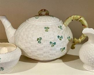 Belleck Teapot & Sugar & Creamer