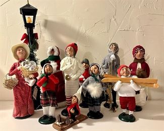 Byers' Choice Carolers