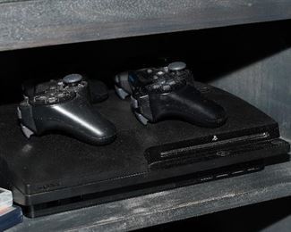 PS3 to include controllers and game