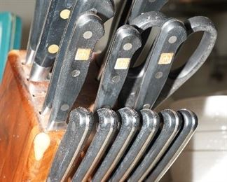 Wusthof Classic 17 piece knife set with block