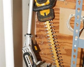 DeWalt hedge & tree trimmer