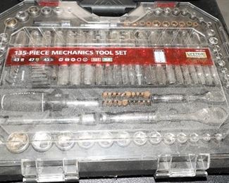 135 piece mechanics tool set