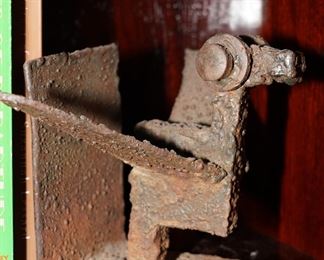 Cast iron bird bookends