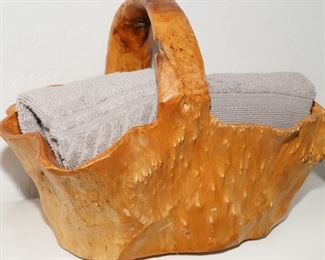 Turned wood bowl/basket