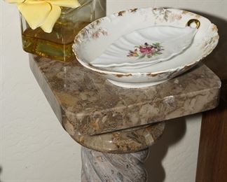 Granite barley twist pedestal stand