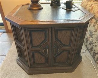 Magnavox drum table console in working order $300