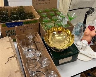 MCM glasses, uranium glasses