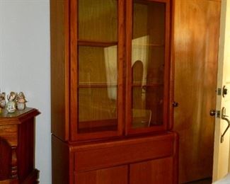 Broyhill China Cabinet