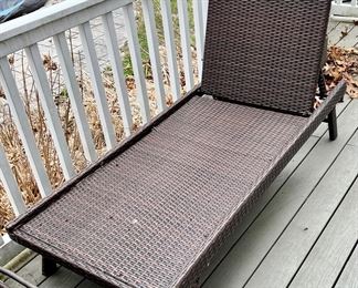 (4) Adjustable Lounge Chairs